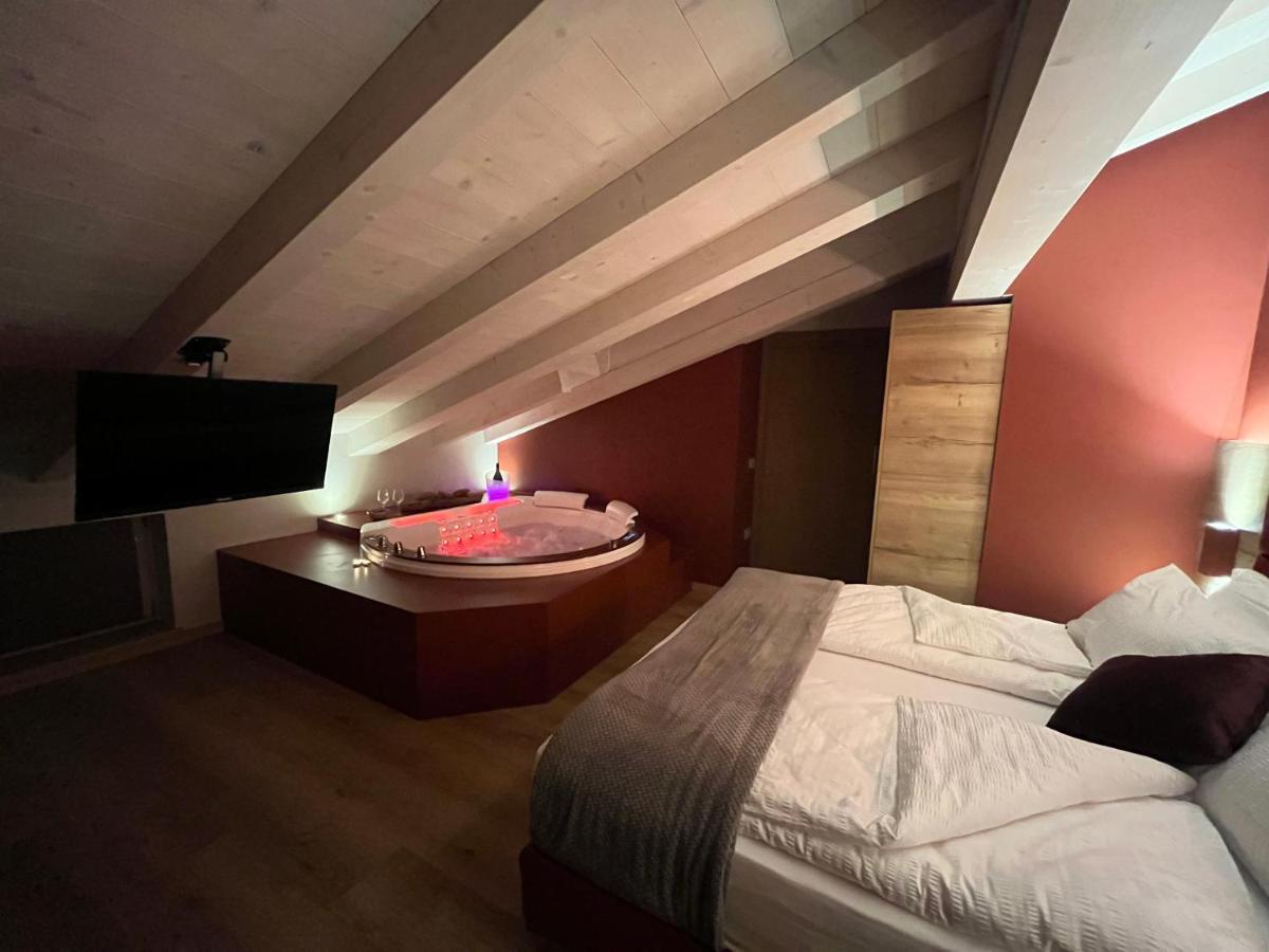 Le Rocce Val Di Non - Quality Room & Breakfast Tassullo Exterior photo